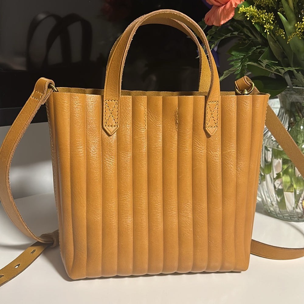 Madewell mini transport bubble pleat leather tote